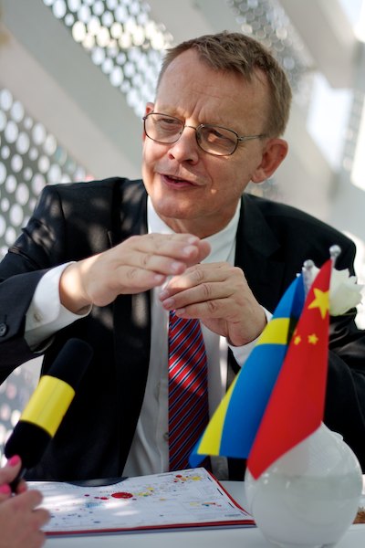 File:Hans Rosling Shanghai.jpg