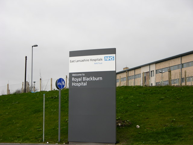 File:Entrance to new Royal Blackburn Hospital - geograph.org.uk - 368126.jpg