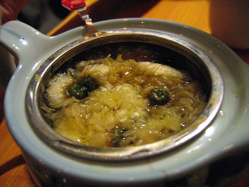 File:Chrysanthemumtea.jpg