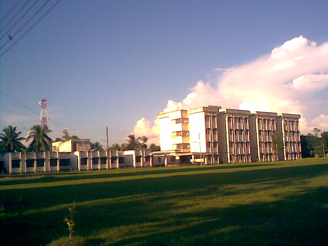 File:Khulna medical college - boys hostel.jpg