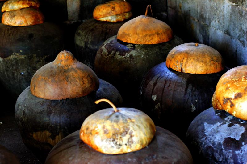 File:Bornayjars.jpg