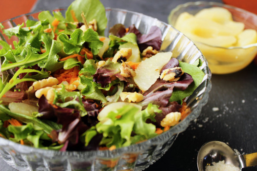 File:Cobb salad with pears.jpg