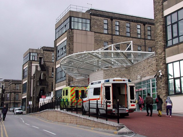 File:Bradford Royal Infirmary - geograph.org.uk - 372440.jpg