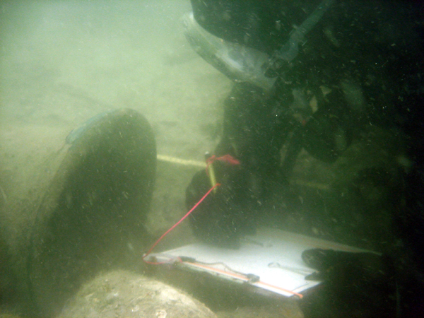 File:Diver&shipsbell.jpg