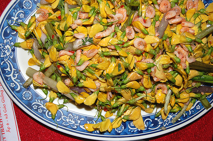 File:Gỏi bông điên điển và tép đồng.jpg