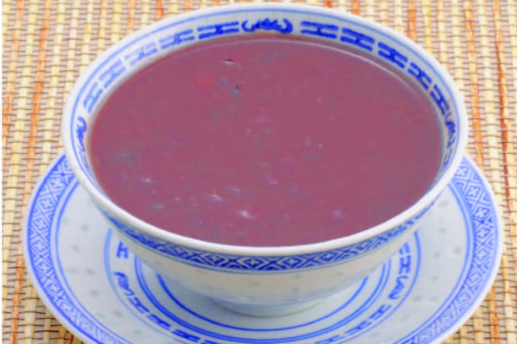 File:Chinese tongsui - Assorted bean sweet soup.jpg