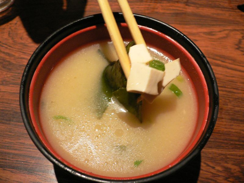 File:Tofu in miso soup by cathykid in Taipei.jpg