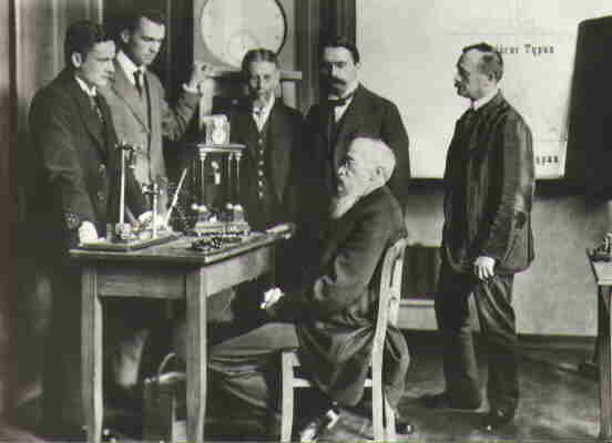 File:Wundt-research-group.jpg