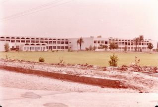 File:Side View of Quaid-e-Azam Medical College.jpg