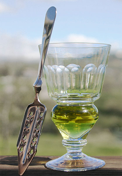 File:Absinthe-glass.jpg