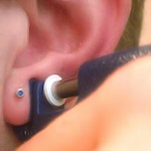 File:Earpiercing.jpg