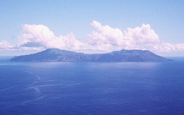 File:Anatahan aerial.jpg