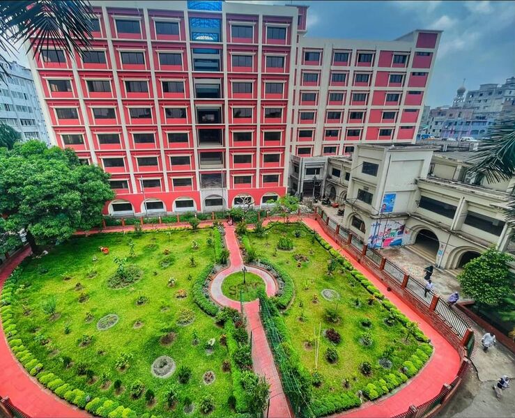 File:Campus SSMC Hasnahena Garden.jpg