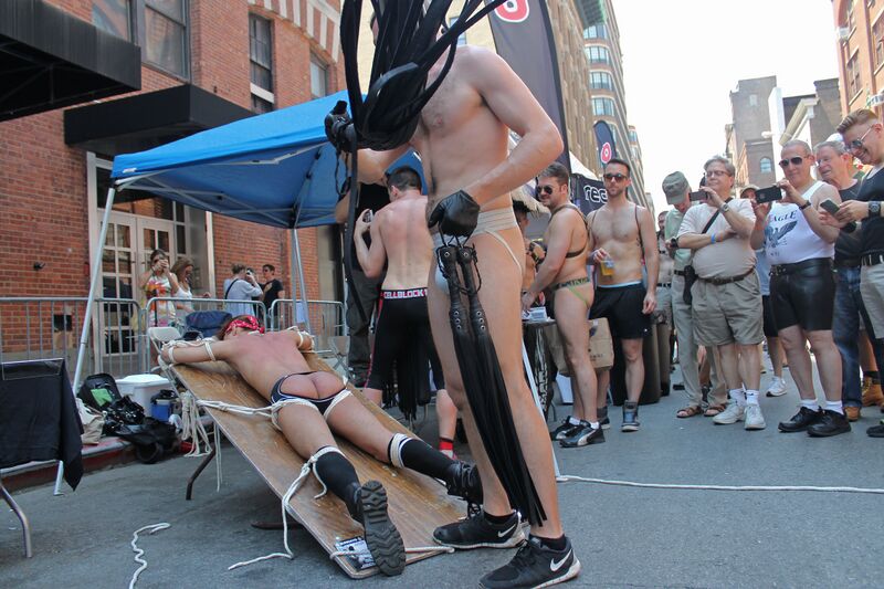 File:3-D - Folsom Street Fair.jpg