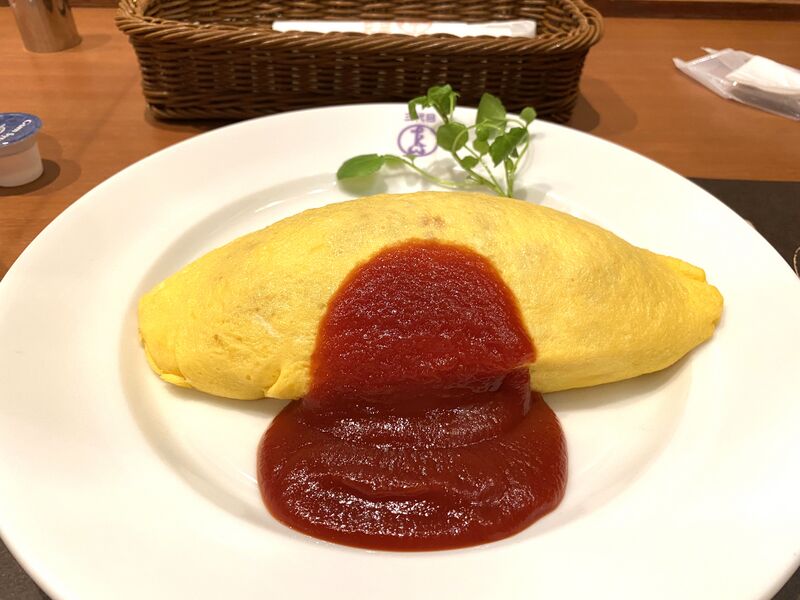 File:Omurice by Taimeiken.jpg