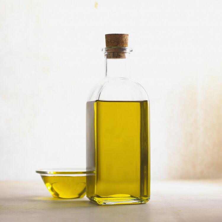File:Bottle of olive oil.jpg