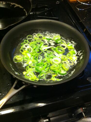 File:Leek-Sauté.JPG