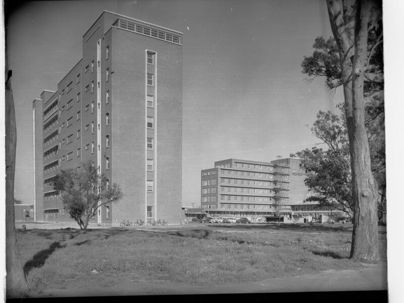 File:Queen Elizabeth Hospital During Construction(GN08732).jpg