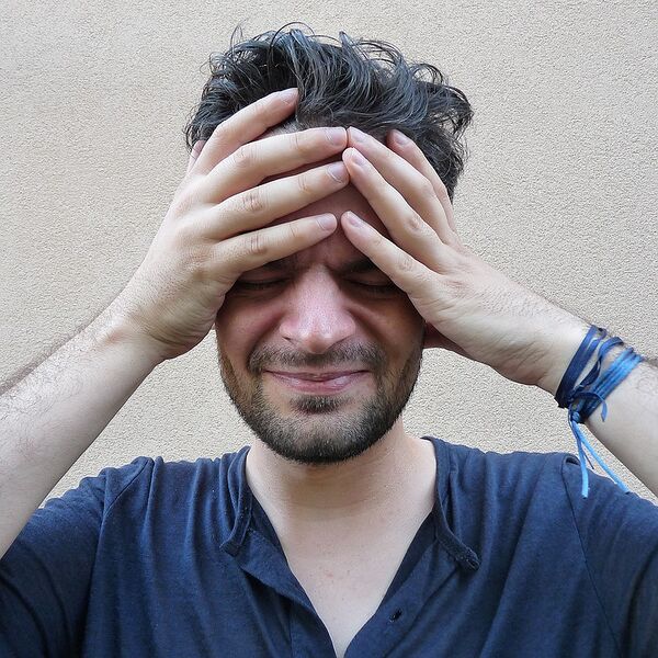 File:Headache-1557872 960 720.jpg