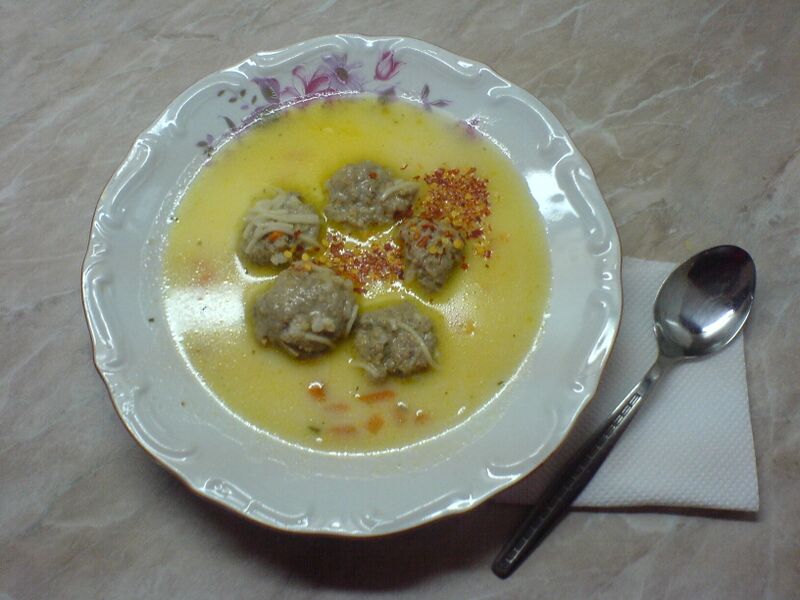 File:Meat ball soup.JPG