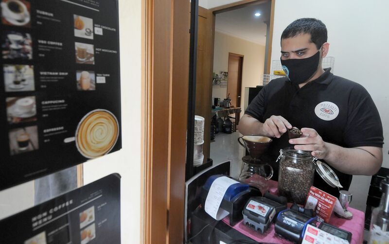File:Barista Tunanetra.jpg
