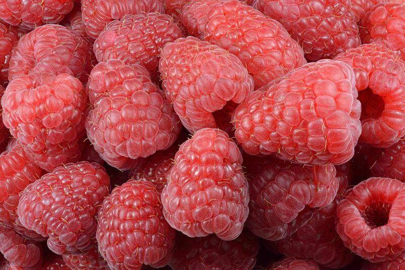 File:Raspberries (Rubus idaeus).jpg
