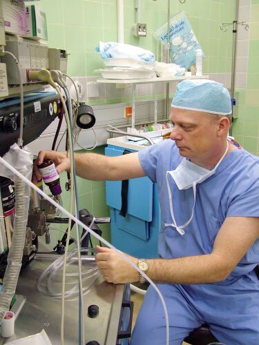 File:Anaesthesist2006.jpg