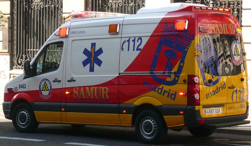 File:Ambulancia Madrid.jpg