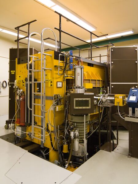 File:Cyclotron - University of Washington.jpg