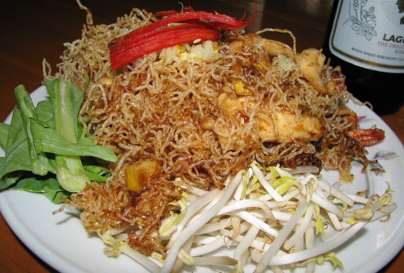 File:Mee krob (หมี่กรอบ).jpg