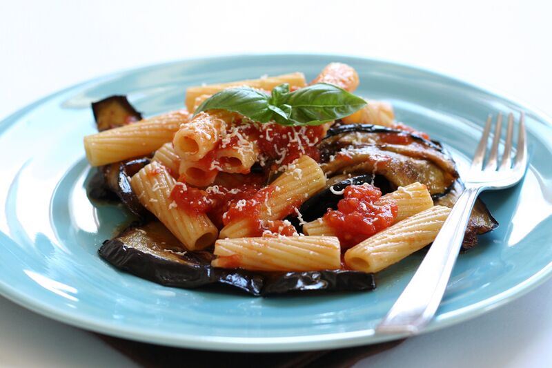 File:Pasta alla Norma (2563876877).jpg