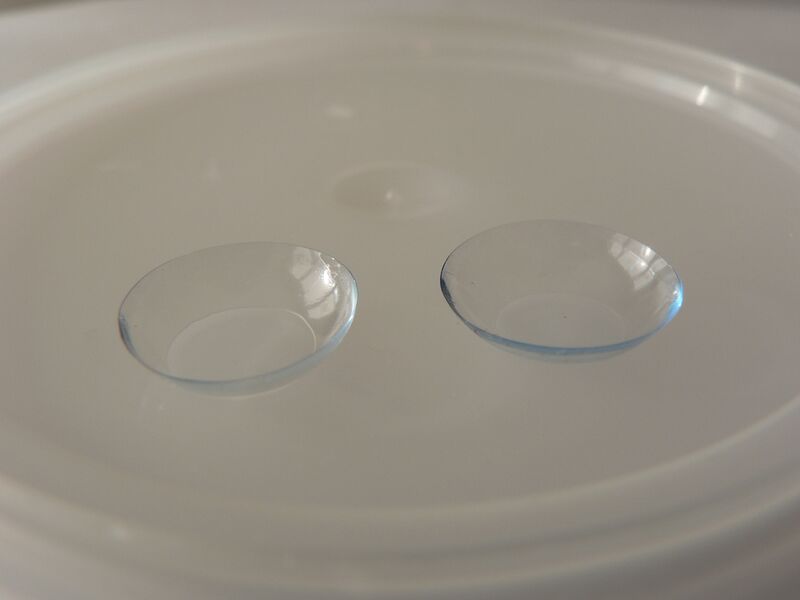 File:Contactlenzen Confortissimo.JPG