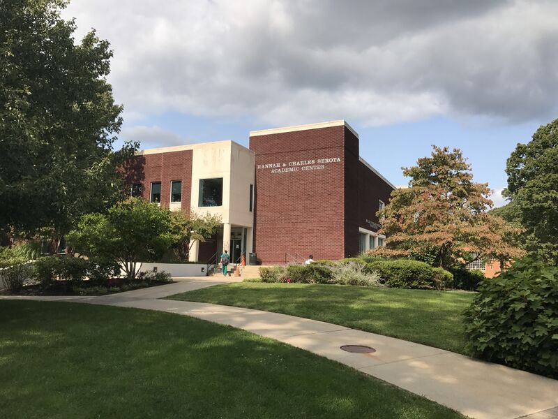 File:NYIT-COM Serota Building.jpg
