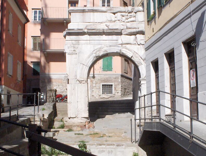 File:Arcoromano.jpg