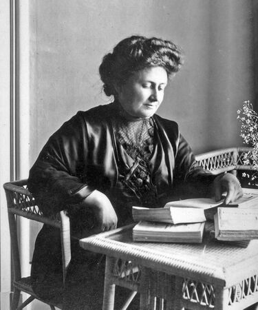 File:Maria Montessori1913.jpg