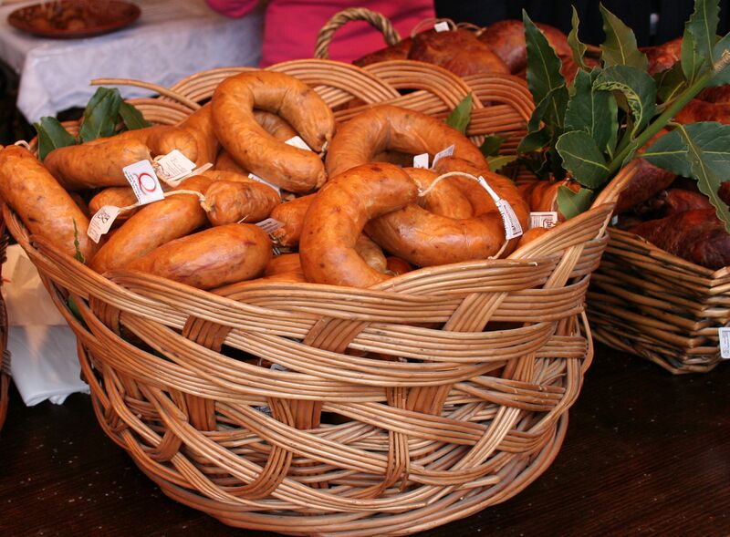 File:Alheira Feira 2010.jpg