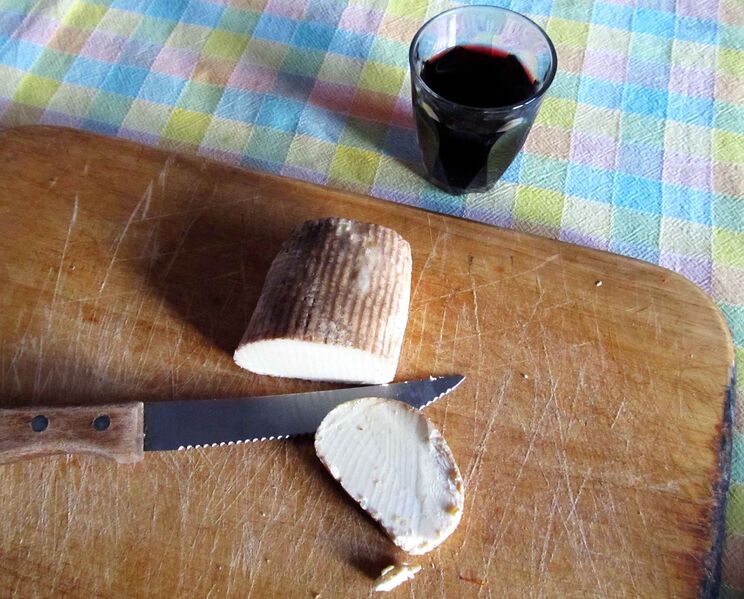 File:Ricotta affumicata della sila.jpg