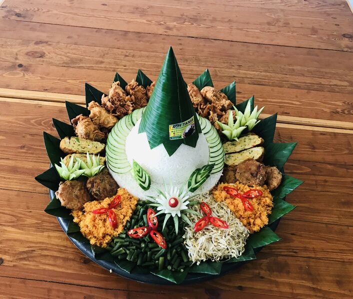 File:Tumpeng hias .jpg
