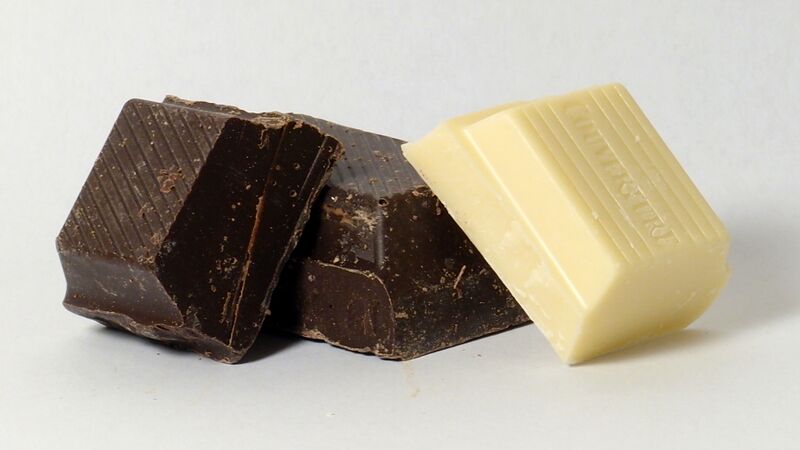 File:Blocks of Couverture chocolate.jpg