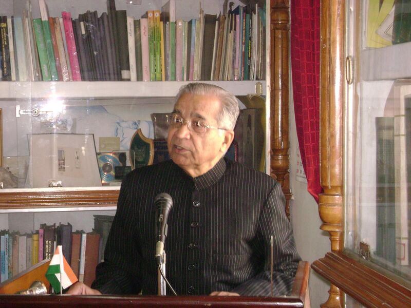 File:Lecturesdf.JPG
