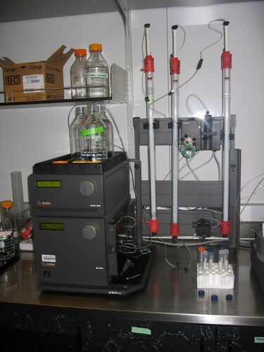 File:Size Exclusion Chromatography Apparatus.jpg