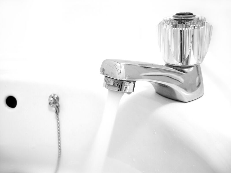 File:Wasserhahn.jpg