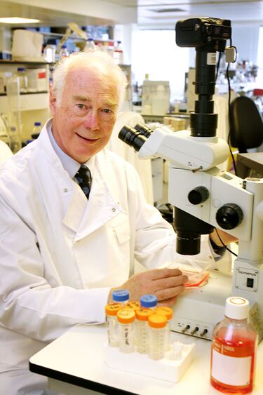 File:Martin Evans Nobel Prize.jpg