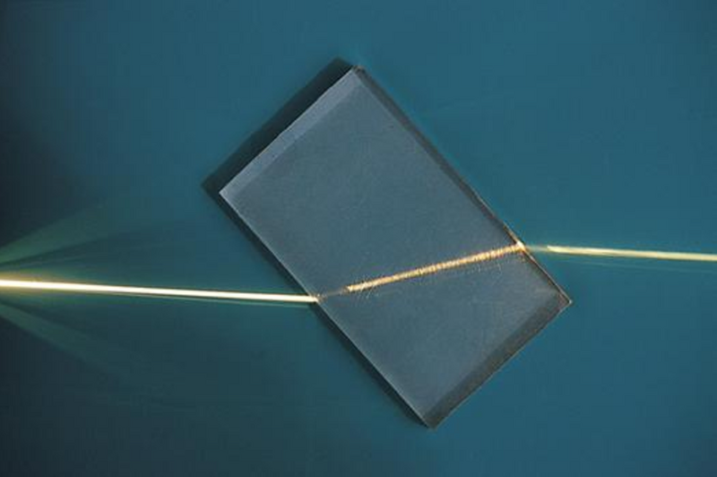 File:Refraction photo.png
