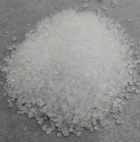 File:4-aminopyridine sample.jpg