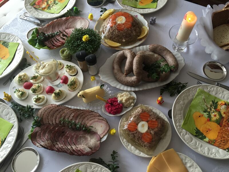 File:Polish Easter table.jpg