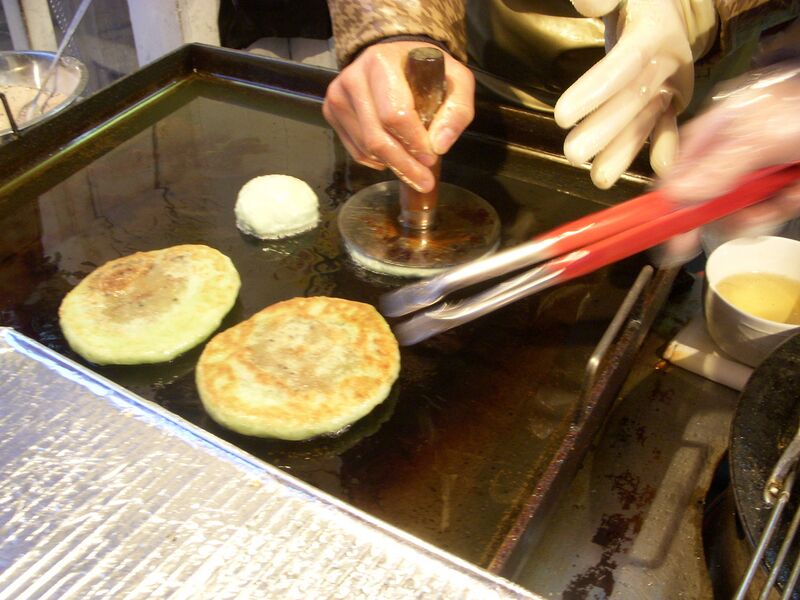 File:Korean snack-Hotteok-01.jpg