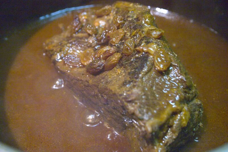File:Sauerbraten-gebraten.jpg