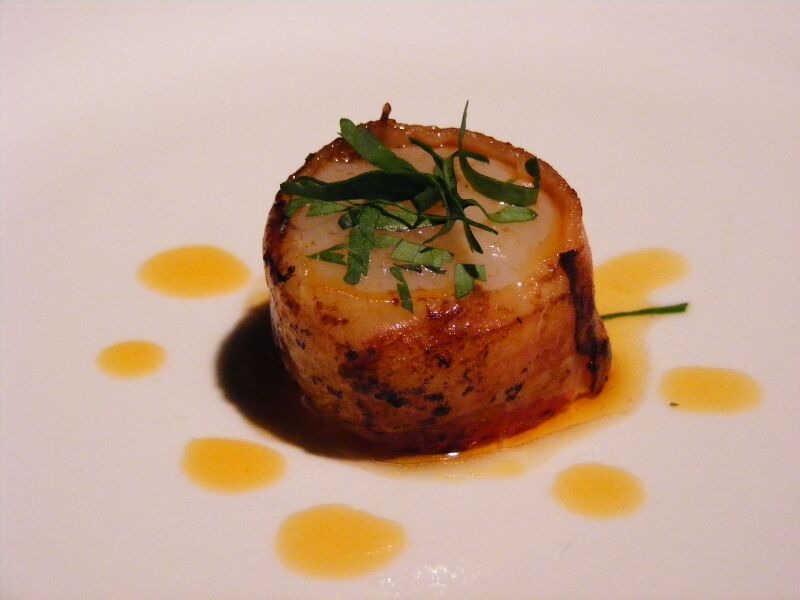 File:Bacon-wrapped scallop.jpg