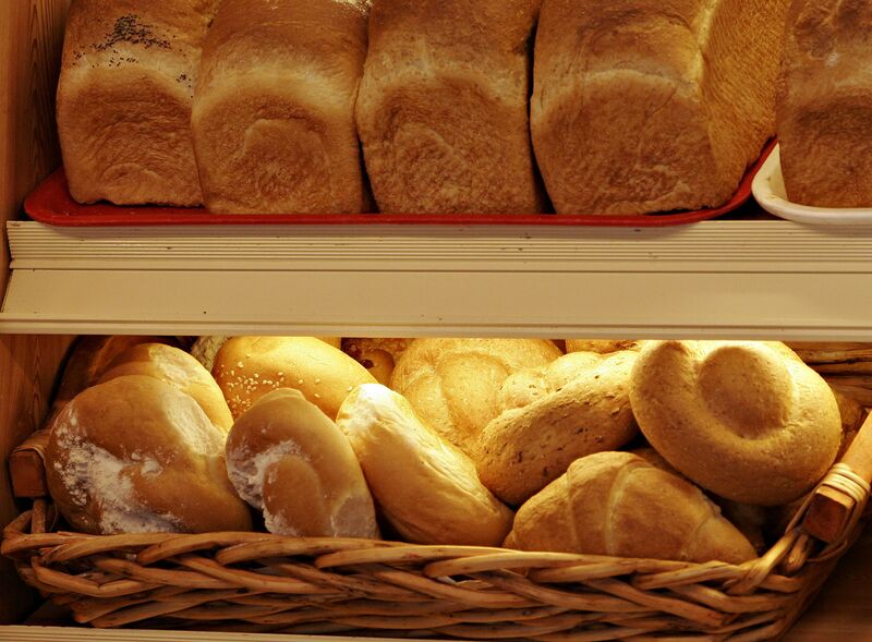 File:Breads and rolls.jpg